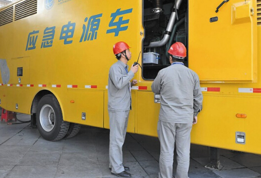 鼎城如何清理被灰尘覆盖的机油散热器？